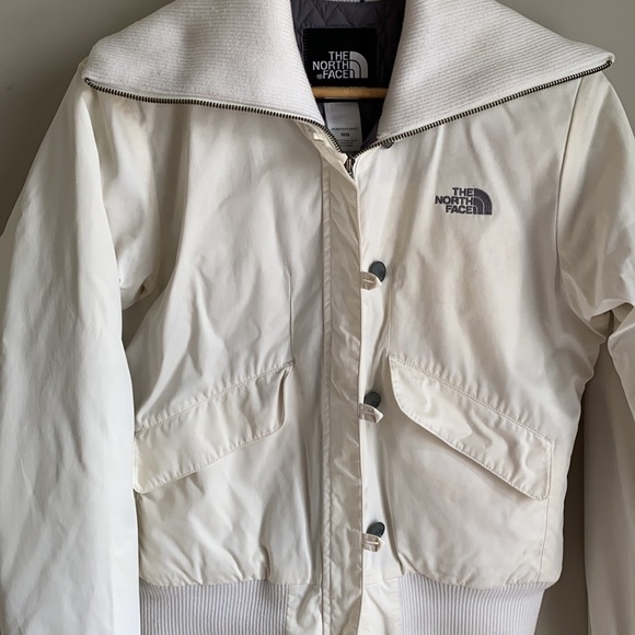 White North Face Jacket. Lightweight. Size M. Used condition. - Picture 4 of 4